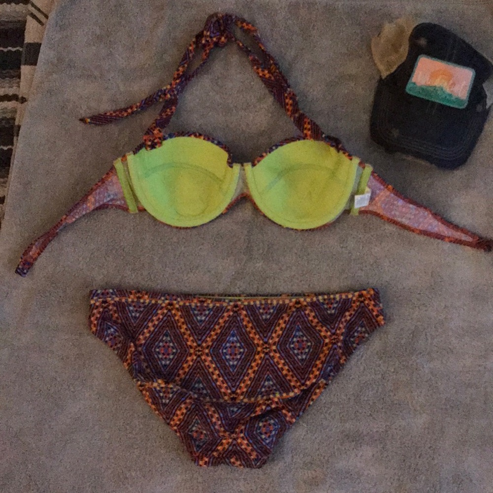 Bikini 👙 - Picture 2 of 5